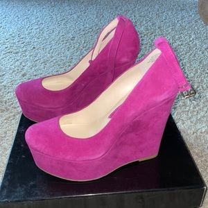 NEW Boutique9 suede wedges